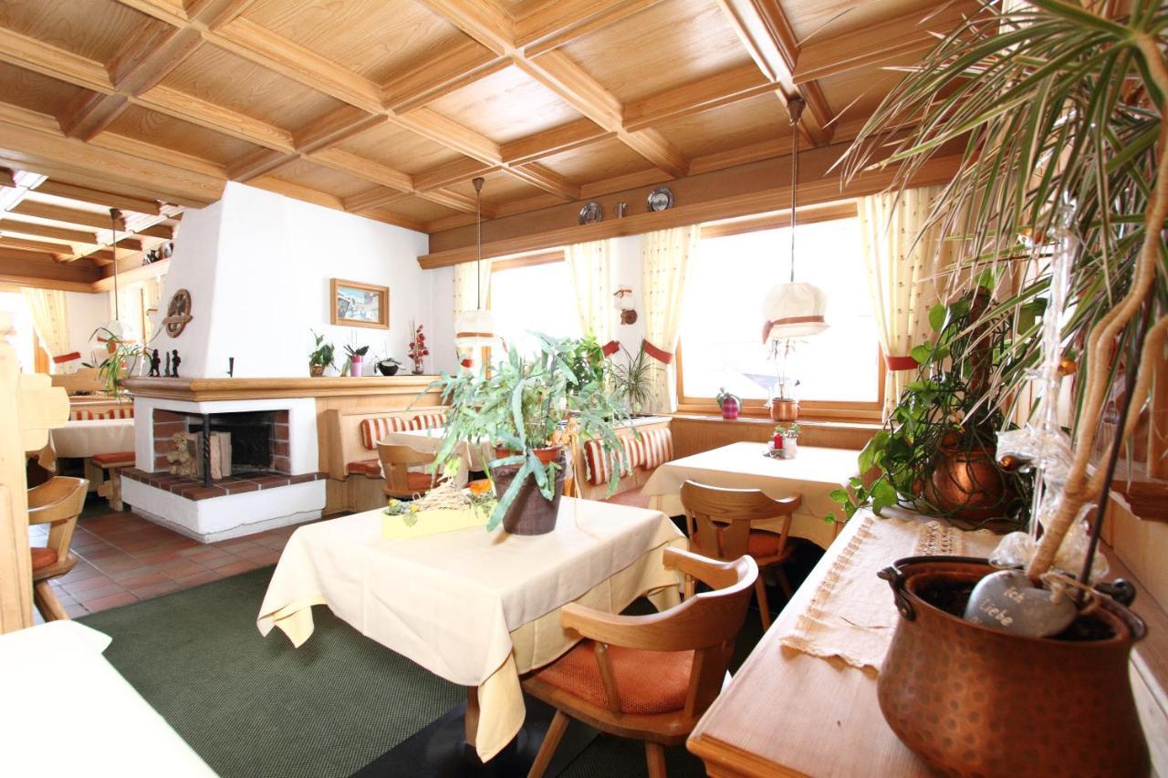 Pension Mittagskogel Sankt Leonhard im Pitztal Exterior photo